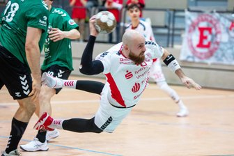 Handball-Regionalliga: HC Einheit Plauen setzt sich gegen favorisierte Hallenser deutlich durch - Einheit Plauens Jakub Sira war mit fünf Treffern gegen Halle zweitbester Werfer der Vogtländer.