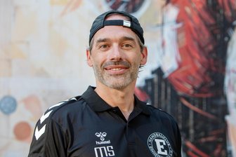 Handball-Regionalliga: HC Einheit Plauen verliert bei international erfahrenem Aufsteiger - Plauens Trainer Mario Schuldes hatte nach der Niederlage gegen Suhl nichts mehr zu Lachen.
