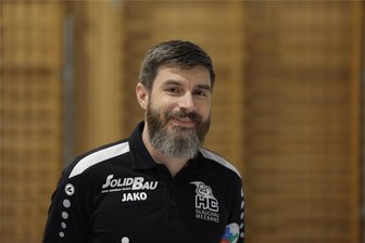 Handball-Regionalliga: HC Glauchau/Meerane fährt zum „Sorgenkinder-Duell“ nach Köthen - Auf Co-Trainer Oliver Pflug und das HC-Team wartet nach vier Niederlagen in Folge ein wichtiges Spiel in Köthen.