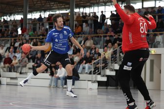 Handball-Regionalliga: HC Glauchau/Meerane verzichtet vor Partie in Staßfurt auf Sondertraining - Franz Schmidt (l.) und Co. - hier beim Heimsieg des HC Glauchau/Meerane gegen Aschersleben - wollen in der Handball-Regionalliga wieder in die Erfolgsspur finden.