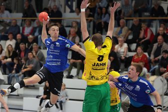 Handball-Regionalliga: Wird der Druck beim HC Glauchau/Meerane im Abstiegskampf größer? - Sebastian Poppitz - hier gegen Bad Blankenburg am Ball - traf in der Vorrunde neunmal gegen Staßfurt.
