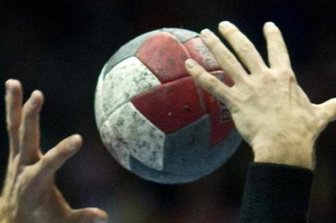 Handball: Spielbetrieb eingestellt - Nach einigen Tagen in Quarantäne sowie einem abgesagten Punktspiel hat am Mittwoch beim Handball-Zweitligisten wieder das Training begonnen