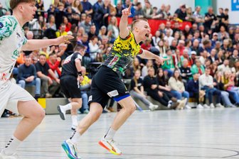 Handball: SV 04 Oberlosa sichert sich trotz Niederlage beim Schlusslicht vorzeitig den Klassenerhalt - Mit zehn Toren avancierte Matevž Kunst – hier im Heimspiel gegen Magdeburg II – am Sonntag in Leipzig zum erfolgreichsten Oberlosaer Torschützen.