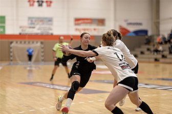 Handball: Verletzungspech bleibt dem BSV Sachsen Zwickau treu - Augen zu und durch: Für Juliane Peter und das Juniorteam des BSV Sachsen Zwickau wurde der SV Henstedt-Ulzburg am Samstag zum nicht zu überwindenden Gegner.