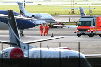 Hantavirus: Auch Deutsche von Kreuzfahrtschiff geholt - Drei infizierte Passagiere wurden mit zwei Spezialflugzeugen evakuiert.