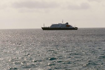 Hantavirus-Ausbruch auf Schiff: Ein deutscher Passagier tot - Auf dem Schiff hat es möglicherweise einen Virusausbruch gegeben. 