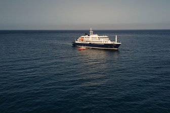 Hantavirus bei Kreuzfahrt: Passagiere reisen in Heimatländer - Das Kreuzfahrtschiff "Hondius" fuhr am Mittwochabend von Kap Verde los in Richtung Kanarische Inseln. (Archivbild)