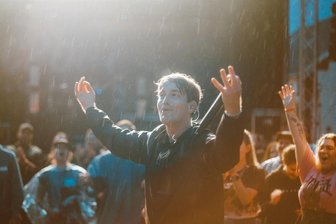 Happy-Brook in Pleißa: Saubere Dixis, ruhiger Schlaf und freier Eintritt, ein Festival wie aus dem Märchenbuch - Das Happy-Brook-Festival in Limbach-Oberfrohna ging von Freitag bis Sonntag über die Bühne. Insgesamt sind 26 Künstler aufgetreten.