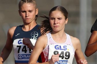 Happy End für junge Mittelsächsinnen - Nelly Herold (vorn) musste sich in Ulm über die 1500 Meter gegen ihre deutlich älteren Konkurrentinnen nicht verstecken.