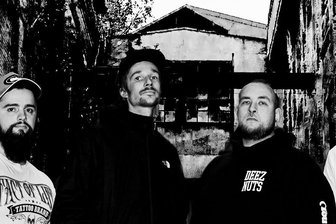 Hardcore aus dem Vogtland mit Factory Inside: Ursympathische Prügel! - Patrick Pötzscher, Tim Papenfuß, Dominik Hartmann und Christian Herold sind Factory Inside.