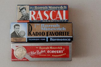 Harmonikamuseum Zwota plant für September Sonderschau zum Festival „Mundharmonika live“ - Mundharmonikas aus dem Musikwinkel, die in den 1930er-Jahren für Borrah Minevitch and his Harmonica Rascals gefertigt wurden. Sie gehören nun zum Fundus des Harmonikamuseums Zwota.