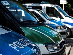 Hartenstein: Autos fahren über verloren gegangene Rampe -