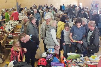 Hartenstein: Heimatverein Zschocken richtet Trödelmarkt aus - 2018 fand der Trödelmarkt in der Vereinshalle statt. Über 2000 Besucher kamen damals nach Zschocken.
