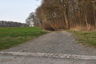 Hartenstein setzt auf kostengünstigen Wegebau - Ende März beginnt in Hartenstein die Instandsetzung des Zschockener Weges.