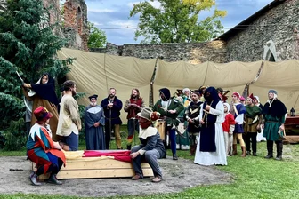 Hartenstein spielt Theater: Premiere für neues Prinzenraub-Stück in der Schlossruine - 