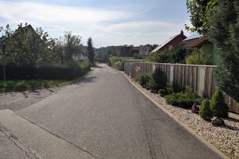Hartenstein: Stadt lässt zwei Straßen in Wohngebieten sanieren - Am Gartenweg in Thierfeld ist eine Oberflächensanierung geplant.
