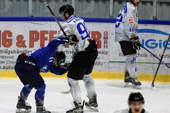 Harter Kampf und faire Gesten bei deutlichem Sieg der Crashers im Topspiel -
