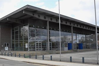 Hartmannhalle: Von der Sporthalle, zum Impfzentrum, zur Notunterkunft -