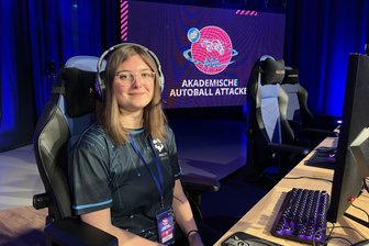 Seit einem Muskelfaserriss spielt Sarah Knoll ziemlich erfolgreich im digitalen Umfeld Fußball.