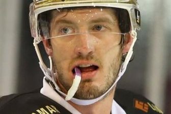 Hattrick-Premiere bringt nächsten Sieg - Robbie Czarnik hat 20 Tore auf dem Konto.