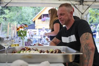 Hauchdünner Sieg beim Wettessen in Steinbach - Maik Sautter hat schon fünfmal beim Wettessen mitgemacht und immer gewonnen.