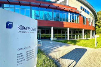 Hauptausschuss kürzt Förderung von Demokratieprojekten im Landkreis Zwickau - Am Mittwoch tagte im Verwaltungssaal des Landratsamtes in Werdau der Hauptausschuss des Kreistages.