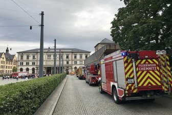 Die Feuerwehr Chemnitz war mit zahlreichen Einsatzkräften vor Ort.