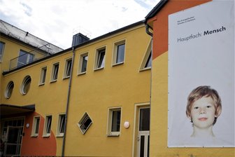 Hauptfach Mensch: Wie die Grundschule Limbach Inklusion meistert - An der Montessori-Grundschule Limbach ist das Hauptfach Mensch. Das schließt Kinder mit Inklusionsbedarf ein.