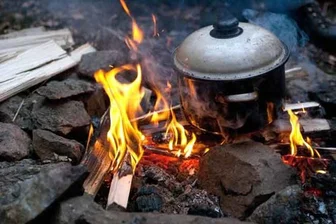 Hauptpreis: Ein Survival Training von Earth Trail - Bei dem Survivaltraining von Earth Trail werden die Teilnehmer ideal auf Ausnahmesituationen vorbereitet. 