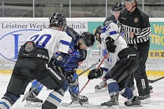 Hauptrunde endet mit Derby - Die Wölfe um Robert Horst (M.) bekommen es am Sonnabend einmal mehr mit Chemnitz zu tun.