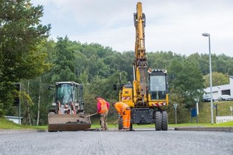 Hauptstraße in Bad Schlema sieben Wochen dicht: Baustelle sorgt für Ärger - Die Hauptstraße in Bad Schlema ist seit dieser Woche eine Baustelle - und bleibt es noch einige Zeit.