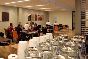 Cafeteria im neuen Haus A des Auer Helios-Klinikums