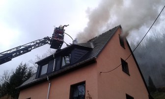 Haus in Frohnau in Flammen - Gebäude unbewohnbar -