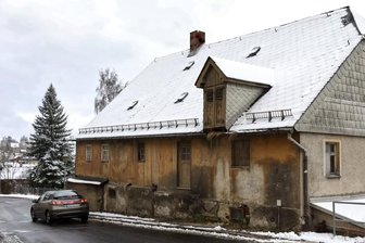 Hausabriss verschiebt sich -
