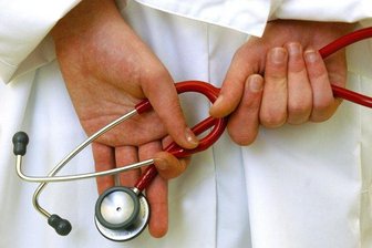 Hausärzte erwarten Versorgungslücke - Viele Chemnitzer Hausärzte würden ihr Stethoskop gern in die Hände junger Mediziner geben, finden aber häufig keinen Nachfolger.