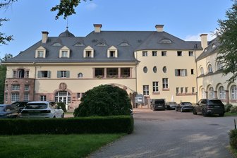 Haushaltsberatung in Hartenstein: Sachsens Staatsregierung nutzt Schloss Wolfsbrunn für Klausur - Sachsens Regierung hatte sich zur Haushaltsklausur auf Schloss Wolfsbrunn zurückgezogen.