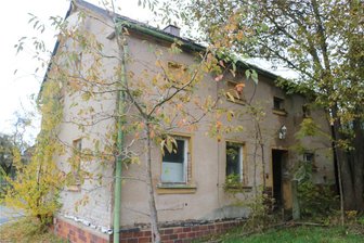 Hausruine in Schwand wird abgerissen - Das abrissreife Haus in Schwand.
