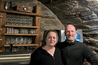 Haxenabend im Gewölbekeller: Lokal im Vogtland serviert neue Angebote - Ihren Gewölbekeller wollen Alexander und Veronika Ruthe von der Gaststätte Sperk 2.0 in Oelsnitz in Kürze auch zu Themenabenden nutzen.