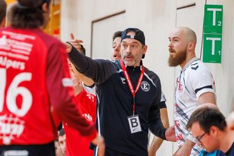 HC Einheit Plauen feiert vorzeitigen Klassenerhalt in der Handball-Regionalliga - Einheit-Trainer Mario Schuldes und sein Team können aufatmen.