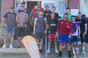 HC Einheit Plauen stellt sich neu auf: Trainerduo soll Team durch die Regionalligasaison führen - Am Dienstag begann die gemeinsame Vorbereitung mit einer Einheit mit noch dosierter Belastung beim Spinning im Injoy-Fitnessstudio in Syrau. Links im Bild das neue Trainerduo Mario Schuldes und Josef Pour.