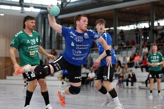 HC Glauchau/Meerane: Drei Fragen vor den letzten drei Spielen in der Handball-Regionalliga - Nach dem Spiel gegen Halle hatte der HC Glauchau/Meerane (am Ball: Oleh Ivanchenko) eine dreiwöchige Spielpause.