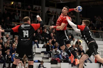 HC Glauchau/Meerane verkündet Personalentscheidungen: Wer bleibt und wer geht - Die Gespräche mit Vaclav Klimt (am Ball) über eine mögliche Verlängerung beim HC Glauchau/Meerane laufen noch. Viele andere Entscheidungen sind schon gefallen.