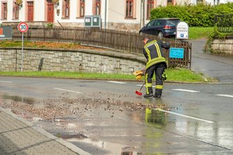 Heftiger Regen über Bärenwalde erfordert Feuerwehreinsatz - 