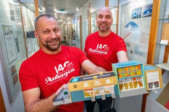Heimat zum Selberbauen: Zum Jubiläum macht Auhagen seinen Gästen ein besonderes Geschenk - Die Geschäftsführer Markus Hillig (r.) und Robert Werner feiern mit dem Unternehmen Auhagen 140-jähriges Firmenjubiläum.