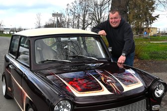 Heimspiel für den Tuning-Trabant in Altmittweida: Car & Bike Night am Samstag - Thoms Rodewohl aus Altmittweida und sein getunter Trabant Kombi.