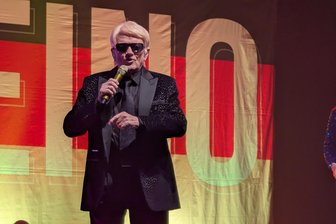 Heino im Tivoli Freiberg: 87-jähriger Star begeistert Generationen - Heino begeisterte im Tivoli.