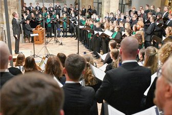 Heinrich Schütz zu Ehren: 150 Sänger im voll besetzten Dom in Freiberg -