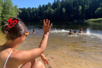 Heiß, heißer, Erzgebirge: Fünf coole Orte zum Abkühlen - Eine Abkühlung verspricht der Stausee Schönheide bei einer Wassertemperatur von derzeit 18 Grad Celsius.