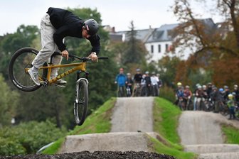 Heißer Samstag in Rochlitz: Regionalmarkt, Bike-Jam und Porphyr-King - 2024 wurde der Pump Track des Bikeparks an der Rochlitzer Bleiche eröffnet.