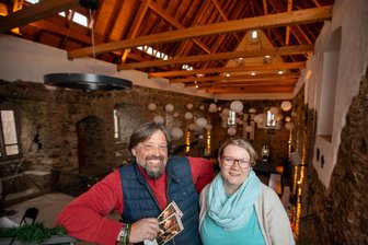 Helfer gesucht: Frühjahrsputz am Plauener Komturhof - Ingo Eckardt und Claudia Wolfram sind im Komturhof-Verein aktiv.